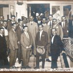 Φωτογραφία του Αλέξανδρου Παπαναστασίου με την εκλογική επιτροπή των βουλευτικών εκλογών, 7/11/1926 (Αρχείο Μουσείου Αλέξανδρου Παπαναστασίου, Λεβίδι Αρκαδίας)